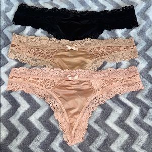 3 pairs Thongs